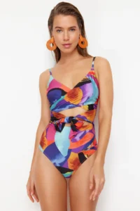 TRENDYOLMİLLA Abstract Patterned tied up Double breasted Yaka Covered hipster Swimsuit - Image 2