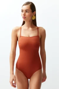 TRENDYOLMİLLA Brick Red Square Neck Covered Low-cut back hipster Core Swimsuit - Image 3