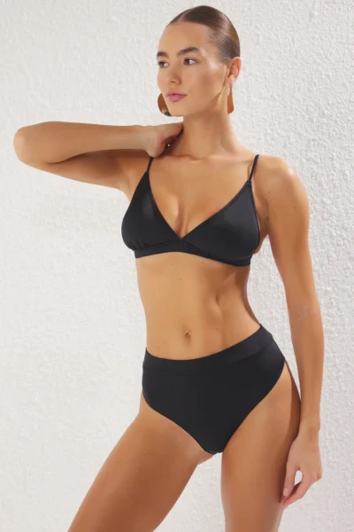 TRENDYOLMİLLA Black Triangle hipster High Waist Covered Basic Bikini Set