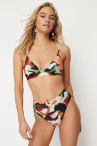 TRENDYOLMİLLA Abstract Patterned Triangle Covered hipster High Waist Bikini Set - Image 2