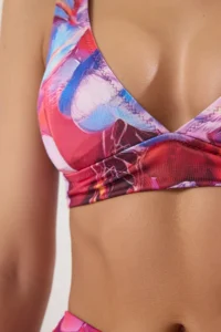 TRENDYOLMİLLA Floral Patterned Triangle Covered Bikini Top - Image 4