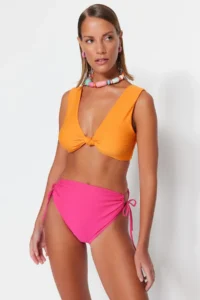 TRENDYOLMİLLA Fuchsia Cut Out Detailed Regular High Waist Bikini Bottom - Image 3