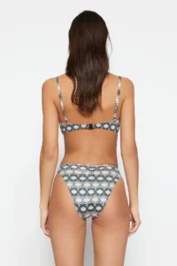 TRENDYOLMİLLA Geometric Patterned V Cut Normal Hem Bikini Bottom - Image 6