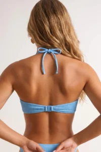 TRENDYOLMİLLA Turquoise Strapless Covered Cut Out Detailed textured Bikini Top - Image 3