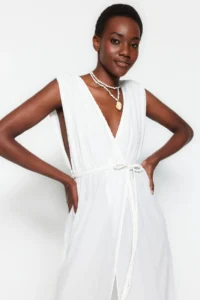 TRENDYOLMİLLA WHITE Weaving slit Maxi Beach Dress - Image 2