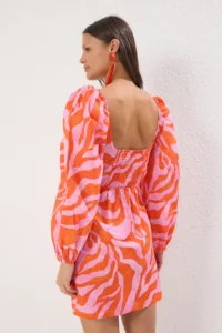 TRENDYOLMİLLA Fuchsia-Multicolored Abstract Patterned Mini Weaving Cut Out Detailed Beach Dress - Image 4