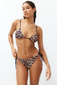TRENDYOLMİLLA Leopard Patterned Regular Regular Waist Bikini Bottom