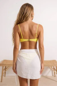 TRENDYOLMİLLA Yellow Strapless Covered Casting Bikini Top - Image 3