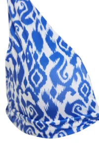 TRENDYOLMİLLA Ethnic Patterned Knotted Triangle Covered Bikini Top - Image 7