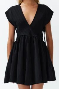 TRENDYOLMİLLA Black Mini Weaving Cut Out Detailed linen blended Beach Dress - Image 4
