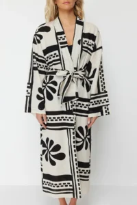 TRENDYOLMİLLA beachwear 100% Cotton flower patterned Weaving Belted Maxi Kimono&Kaftan - Image 4