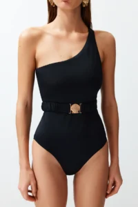 TRENDYOLMİLLA Black Casting with accessories One Shoulder Covered Regular Swimsuit - Image 4