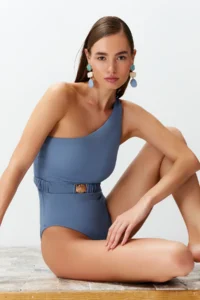 TRENDYOLMİLLA Mavi Döküm with accessories One Shoulder Covered Regular Swimsuit - Image 4