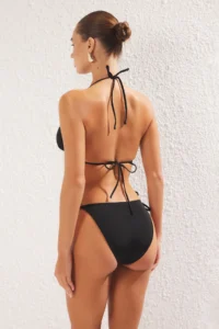 TRENDYOLMİLLA Black Triangle Covered Casting with accessories Regular Bikini Set - Image 4