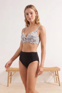 TRENDYOLMİLLA Polka Dot Drapeli Triangle Covered hipster High Waist Bikini Set - Image 2