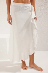 TRENDYOLMİLLA Ecru Weaving Frilly Maxi Beach Pareo - Image 3