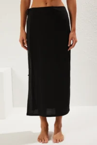 TRENDYOLMİLLA Black Knitting Maxi Beach Pareo - Image 3