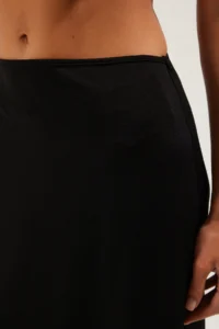 TRENDYOLMİLLA Black Knitting Maxi Beach Pareo - Image 4