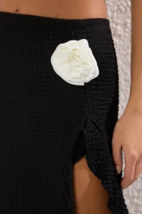 TRENDYOLMİLLA Black Knitting Floral Appliqued Maxi Beach Pareo - Image 3