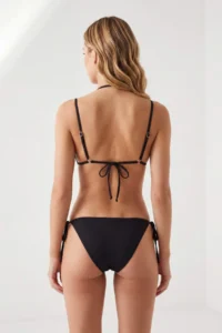 TRENDYOLMİLLA Black Triangle Covered Accessory Detailed Regular Bikini Set - Image 4