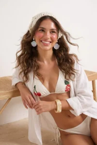TRENDYOLMİLLA Ecru Triangle Covered Embroidery Detailed Regular Waist Regular Bikini Set - Image 2