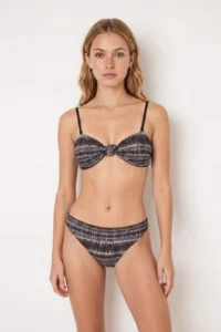 TRENDYOLMİLLA Ethnic Patterned Strapless Covered Node Detailed Regular Waist Regular Bikini Set - Image 2