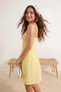 TRENDYOLMİLLA Yellow Plaid Patterned Weaving Gipelli Mini Beach Dress - Image 3