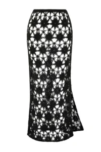 TRENDYOLMİLLA Black Premium Knitwear Cellular Maxi Size High Waist Slit Detailed Beach Skirt - Image 4