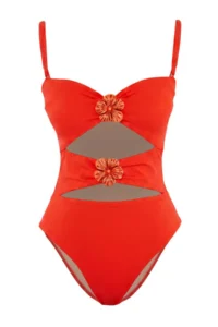 TRENDYOLMİLLA Red Strapless Covered Casting with accessories Regular Swimsuit - Image 4