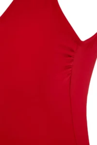 TRENDYOLMİLLA Red Deep V-neck Covered Regular Swimsuit - Image 5