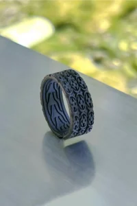 The Collection fish ridge Model Adjustable Black Ring - Image 4