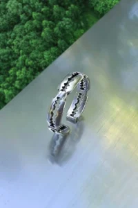 The Collection Unisex Razor Model Adjustable Silver Plated Ring - Image 5