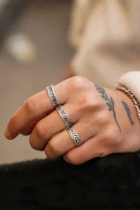 The Collection Unisex Silver Plated Triangle Pattern Labyrinth Caesar Crown Leaf Model Wedding Ring Adjustable Ring Set
