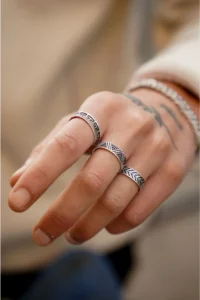 The Collection Unisex Silver Plated Triangle Pattern Labyrinth Caesar Crown Leaf Model Wedding Ring Adjustable Ring Set - Image 2