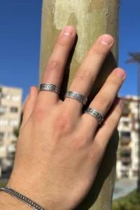 The Collection Unisex Silver Plated Triangle Pattern Labyrinth Caesar Crown Leaf Model Wedding Ring Adjustable Ring Set - Image 3