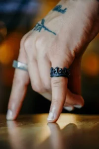 The Collection King Crown Model Black Adjustable Ring - Image 2