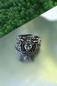 The Collection Unisex Aged Silver Medusa Figure Silver Plated Ring - Image 4