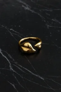 The Collection Vip Women's Minimal Modern Heart Detailed Adjustable Gold Ring - Image 3