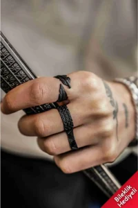 THE Gifts Black Plated Herringbone Pattern Feather Model and Triangle Pattern Adjustable Ring Set of 3