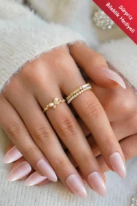 The Collection Set of 2 Modern Pearl Star and Butterfly Detailed Form Vip Gold Rings - Image 2