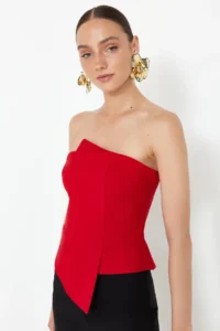 TRENDYOLMİLLA Red Body-fitting Weaving Blouse - Image 3