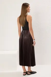 TRENDYOLMİLLA Brown*001 Plain flared pleated Maxi Skirt - Image 4