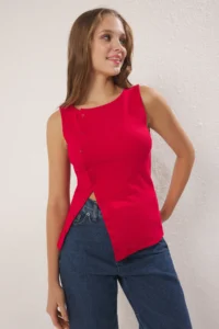TRENDYOLMİLLA Red buttoned Asymmetric Fitted Knitting Blouse