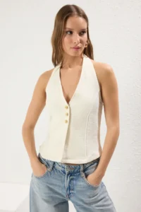 TRENDYOLMİLLA Ecru Fitted Tweed Material Flower Button with accessories Crop Knitting Vest - Image 2