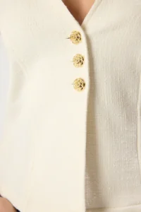 TRENDYOLMİLLA Ecru Fitted Tweed Material Flower Button with accessories Crop Knitting Vest - Image 4