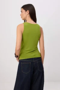 TRENDYOLMİLLA Oil Green Plain Fitted Boat Neck Standard Sleeve Sleeveless Flexible Knitting Blouse - Image 4