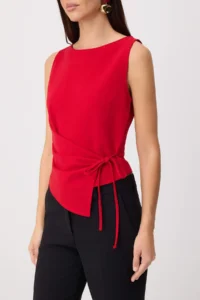 TRENDYOLMİLLA Red Plain Fitted Boat Neck Thick Sleeveless Sleeveless Scuba Crepe Knitting Blouse - Image 3