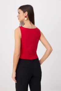 TRENDYOLMİLLA Red Plain Fitted Boat Neck Thick Sleeveless Sleeveless Scuba Crepe Knitting Blouse - Image 4