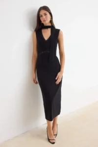 TRENDYOLMİLLA Black Plain A-line/Life Form V-neck Shawl Detailed Midi Knitting Dress - Image 2