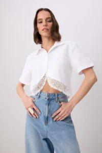 TRENDYOLMİLLA WHITE Lace Garnili Crop/Short Cut Shirt